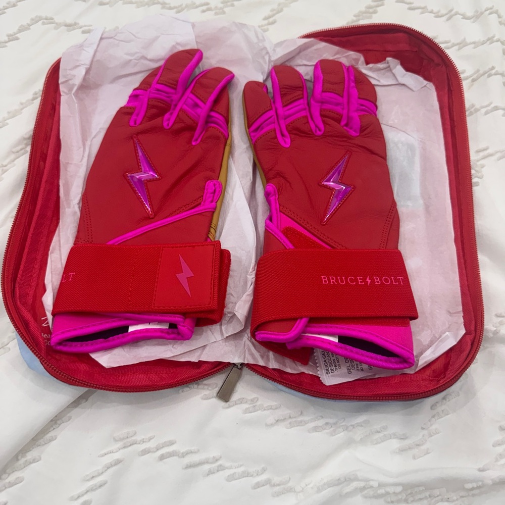 Bruce & Bolt Women's Red and Hot Pink Athletic Gloves